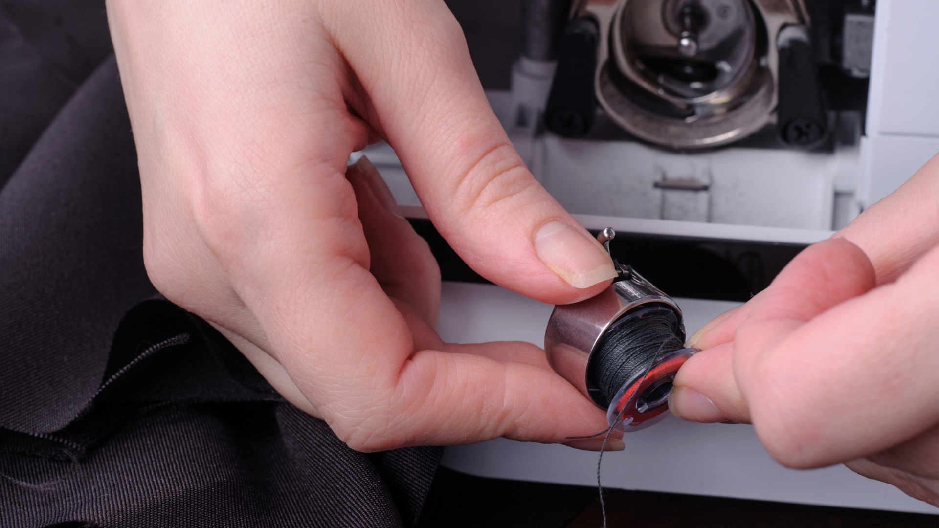 Read more about the article How To Fix: Sewing Machine Needle Hits Bobbin Case