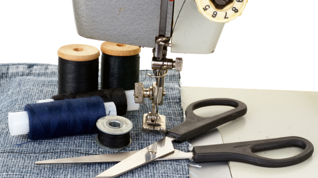 Types of sewing machine threads featured image