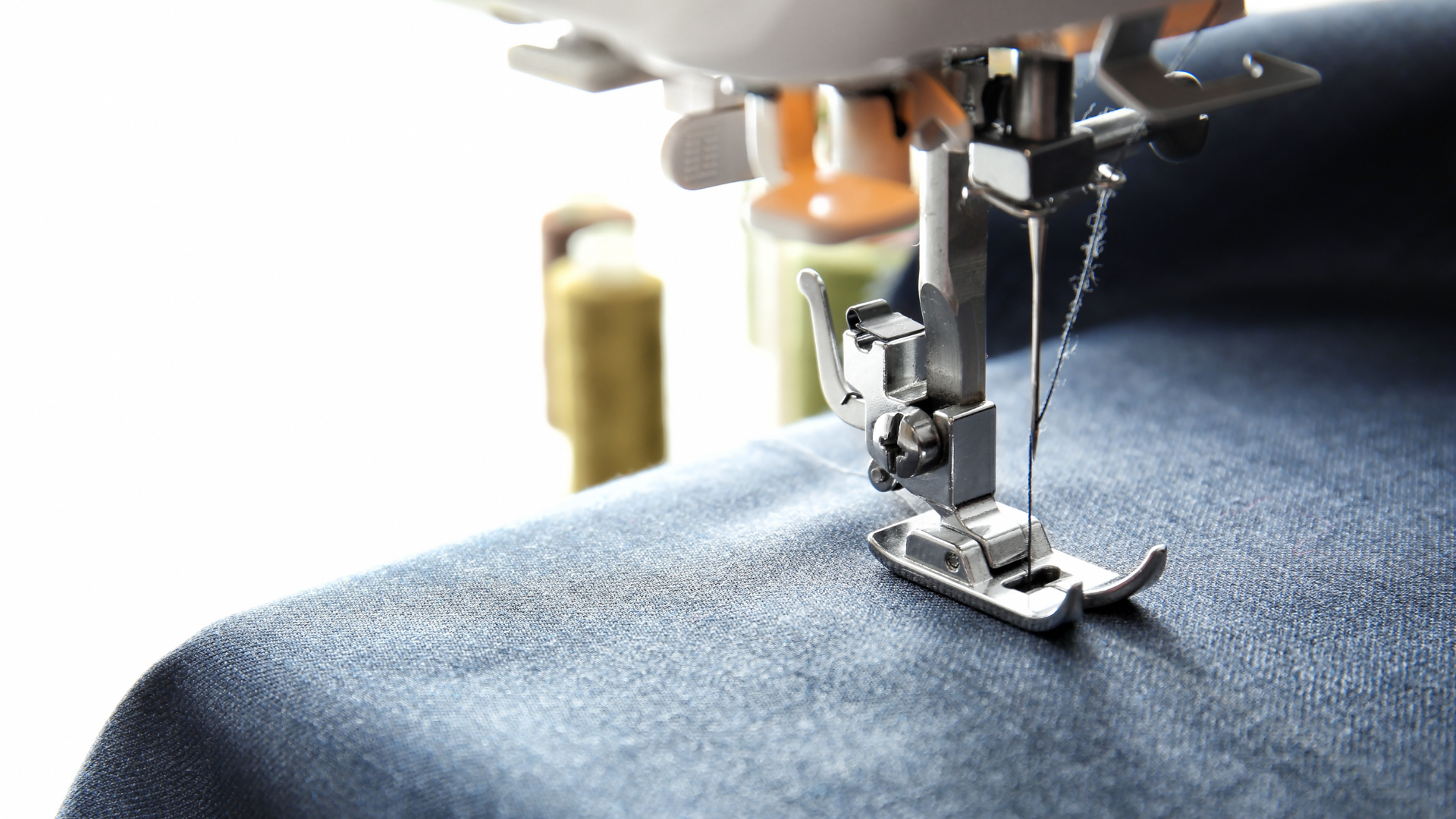 Read more about the article Causes And Solutions For Sewing Machine Thread Breaking At Needle